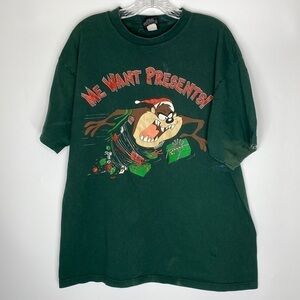 Vintage Garment Graphics Tasmanian Devil We Want Presents Green Tshirt Sixe XL